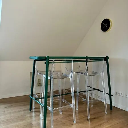Ail Hall Apartment